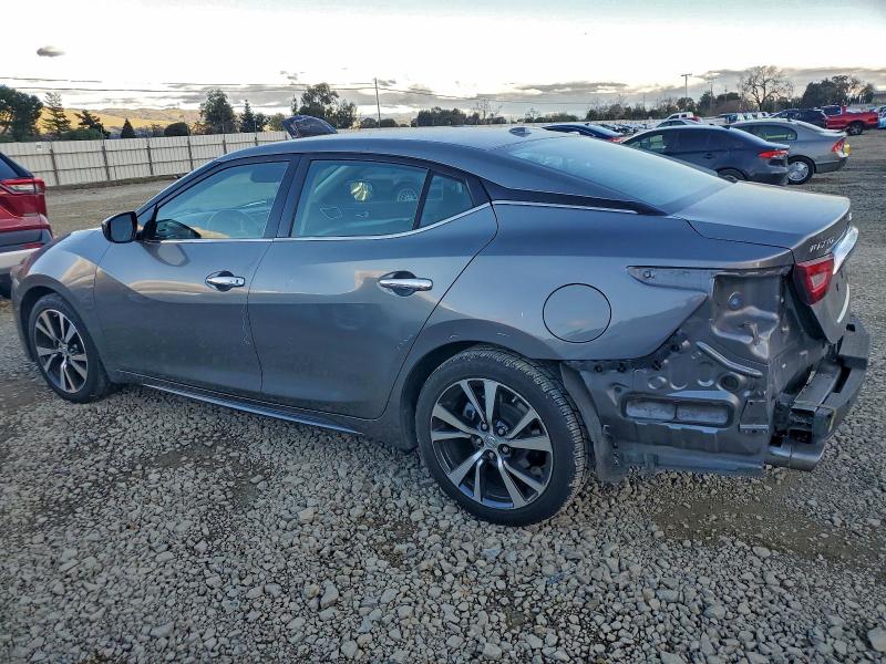 Фото 2 - NISSAN MAXIMA