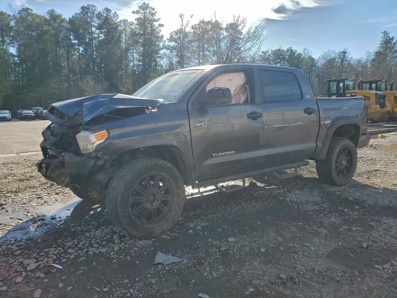 Фото 1 - TOYOTA TUNDRA