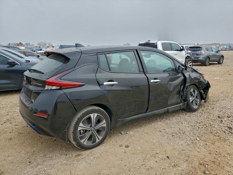 Фото 3 - NISSAN LEAF