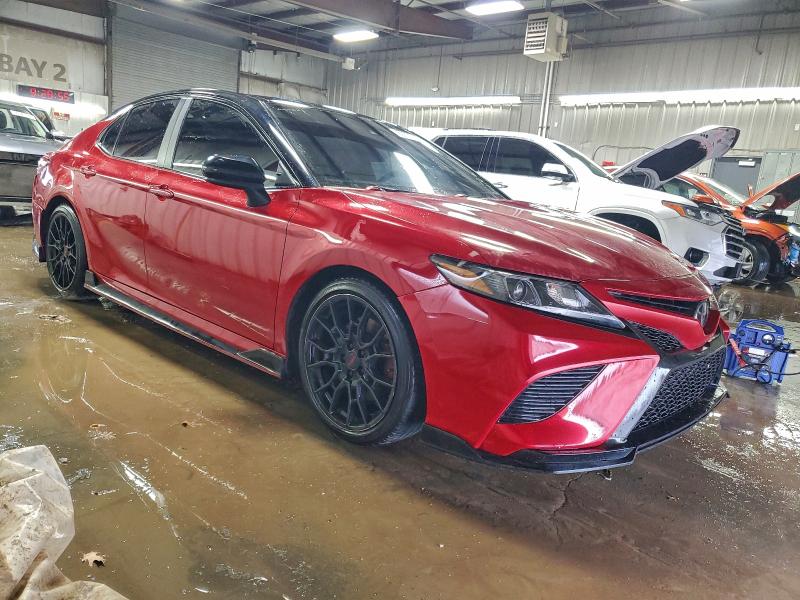 Фото 4 - TOYOTA CAMRY