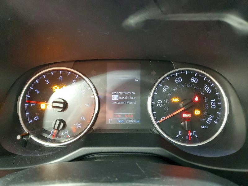 Фото 9 - TOYOTA RAV4