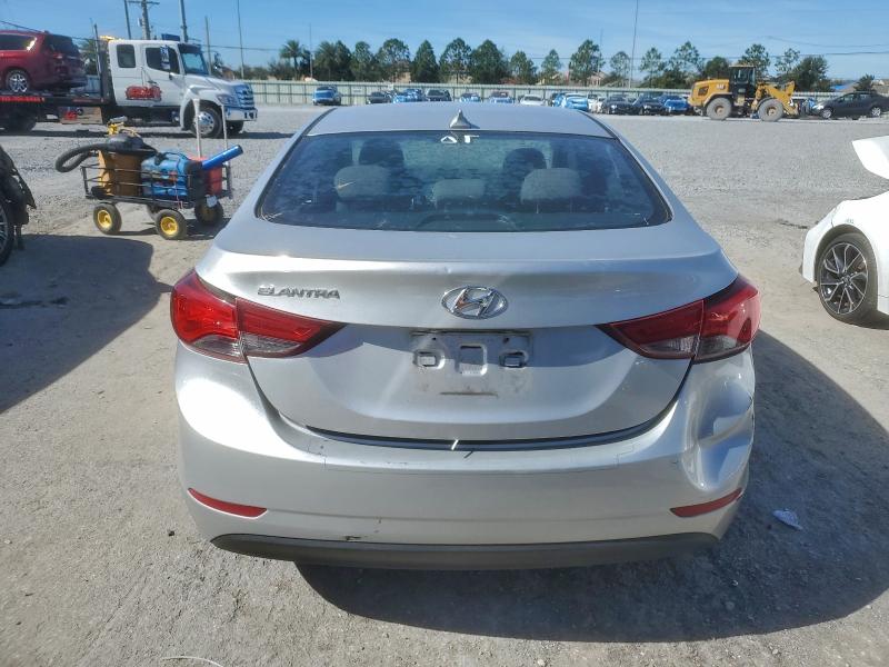 Фото 6 - HYUNDAI ELANTRA