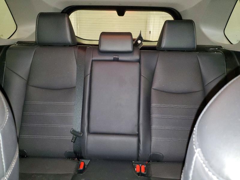 Фото 10 - TOYOTA RAV4