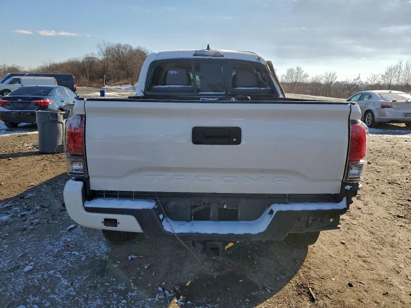 Фото 6 - TOYOTA TACOMA