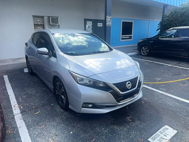 Фото 1 - NISSAN LEAF