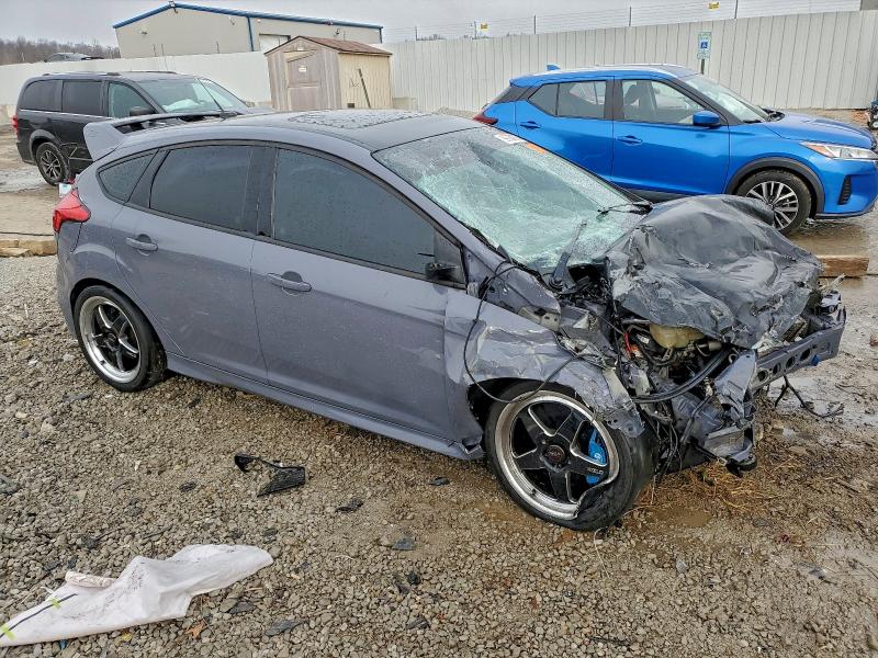 Фото 4 - FORD FOCUS