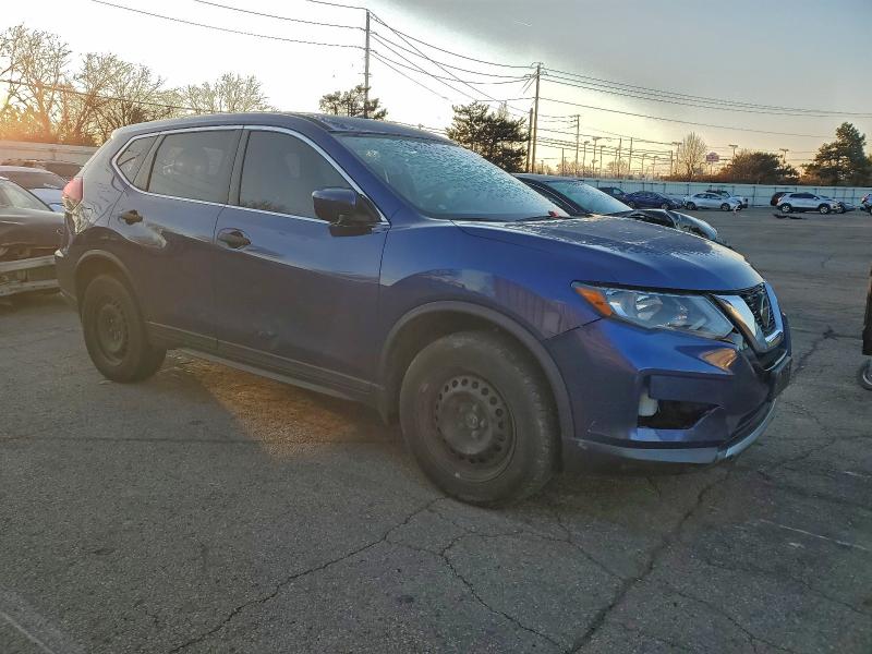 Фото 4 - NISSAN ROGUE