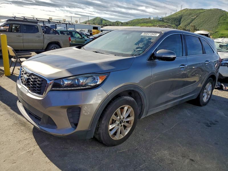 Фото 1 - KIA SORENTO