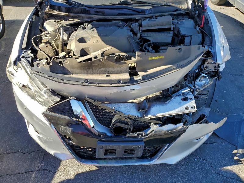 Фото 11 - NISSAN MAXIMA