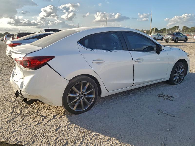 Фото 3 - MAZDA 3