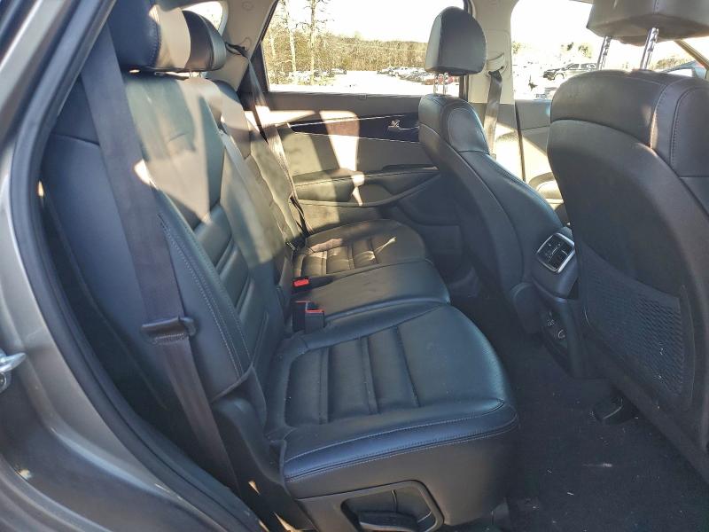 Фото 11 - KIA SORENTO