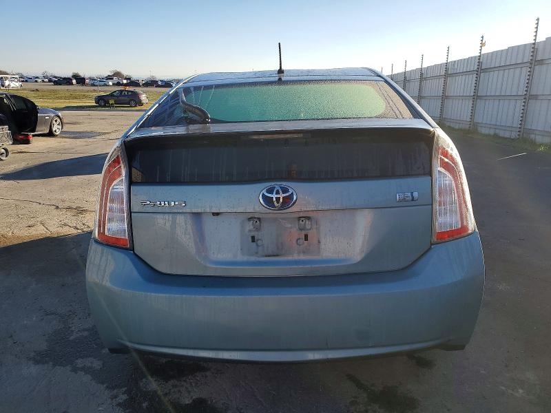 Фото 6 - TOYOTA PRIUS