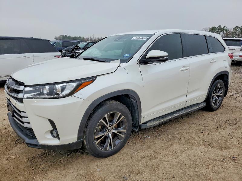 Фото 1 - TOYOTA HIGHLANDER