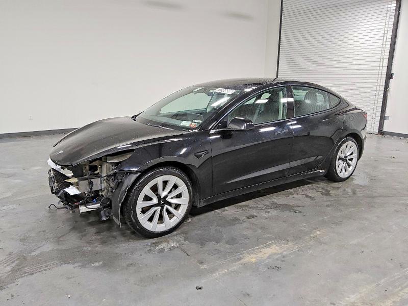 Фото 1 - TESLA MODEL 3