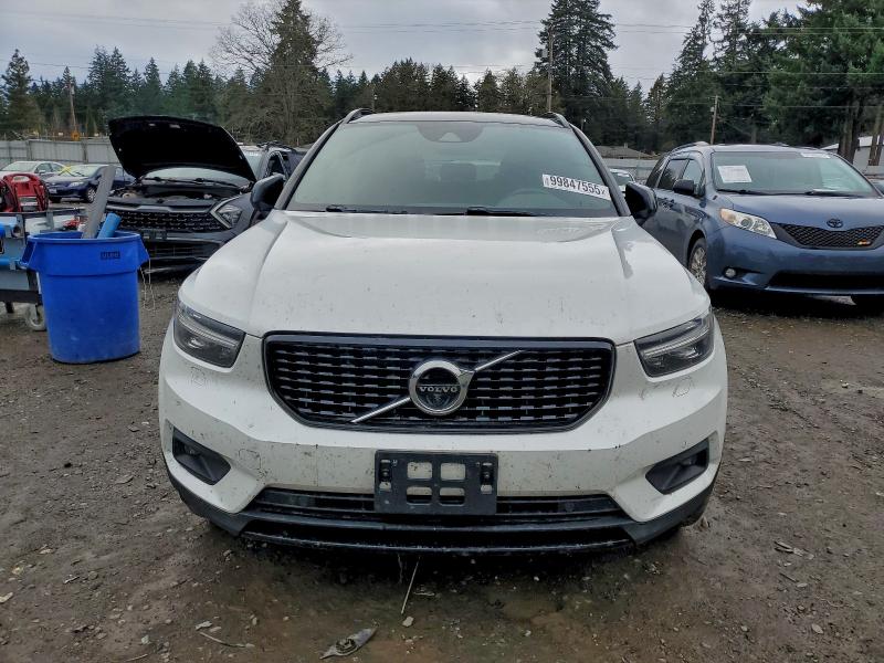 Фото 5 - VOLVO XC40