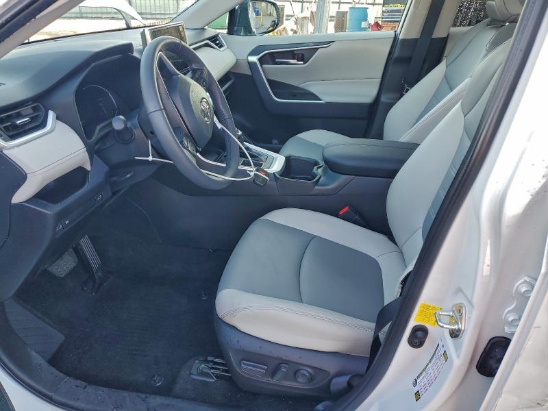 Фото 7 - TOYOTA RAV4