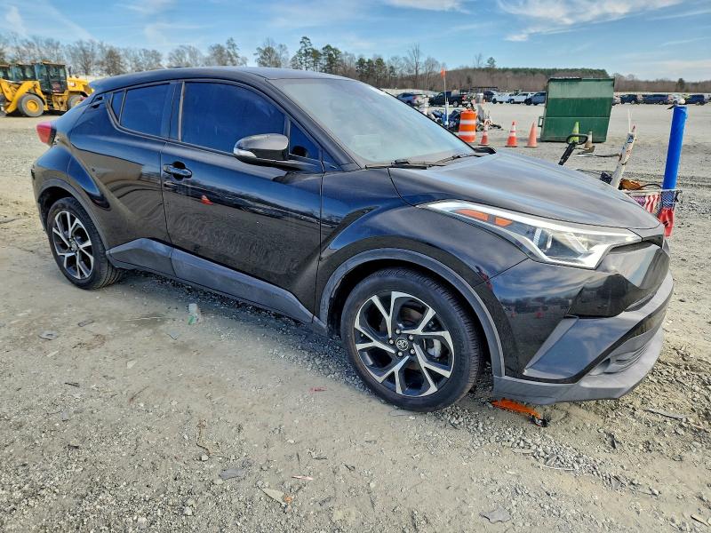 Фото 4 - TOYOTA C-HR