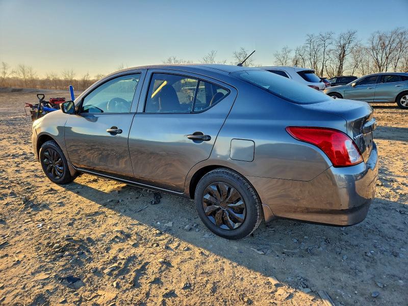 Фото 2 - NISSAN VERSA