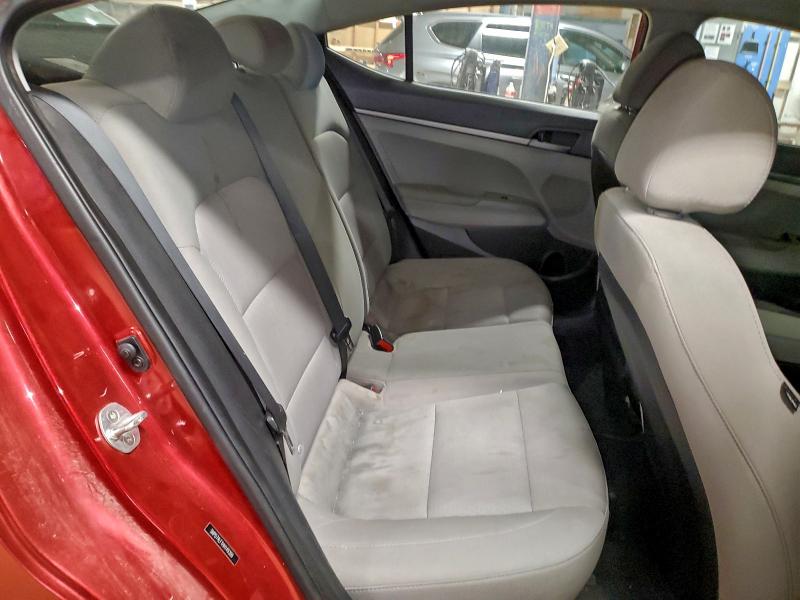 Фото 10 - HYUNDAI ELANTRA