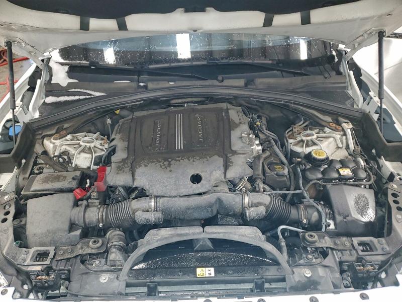 Фото 12 - JAGUAR F-PACE