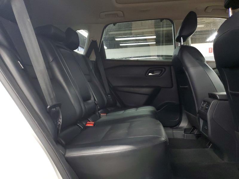 Фото 10 - NISSAN ROGUE