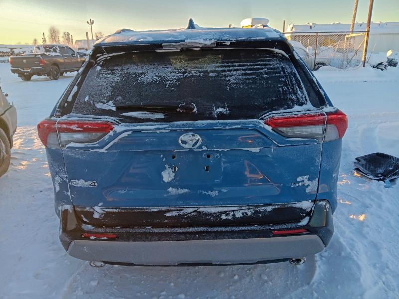 Фото 6 - TOYOTA RAV4