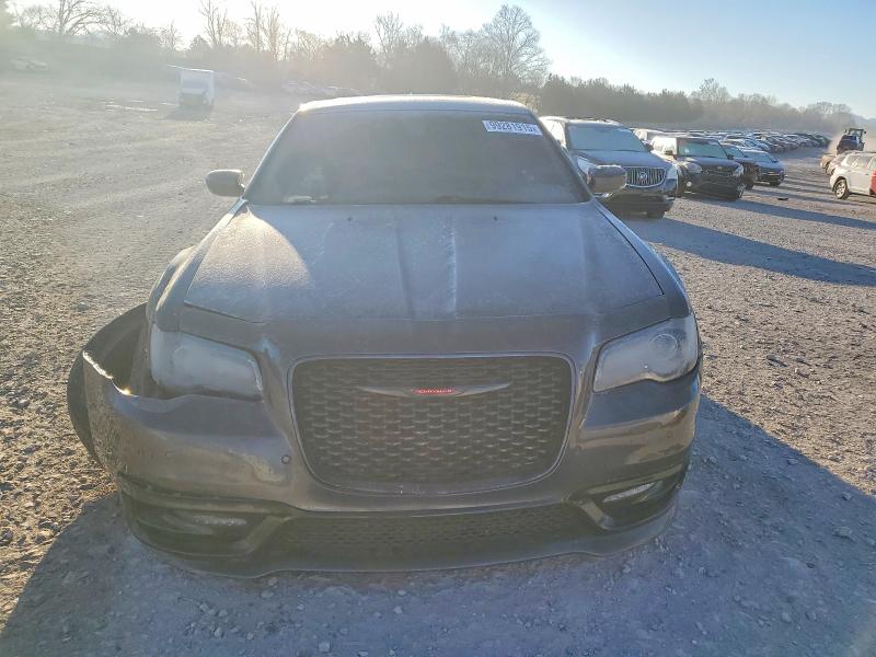 Фото 5 - CHRYSLER 300