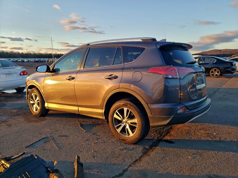 Фото 2 - TOYOTA RAV4