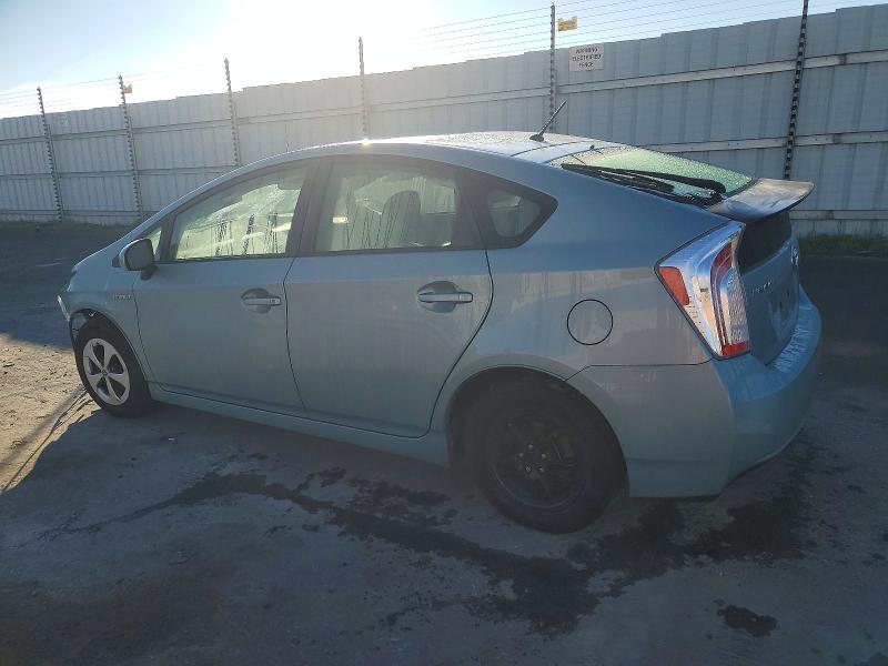 Фото 2 - TOYOTA PRIUS