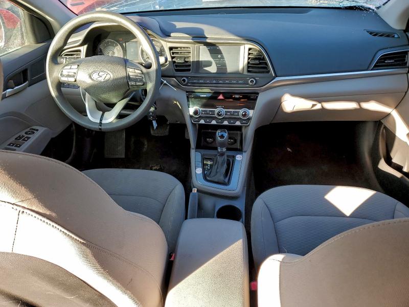 Фото 8 - HYUNDAI ELANTRA