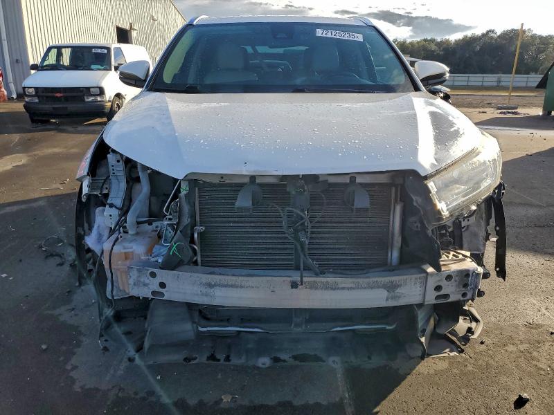 Фото 5 - TOYOTA HIGHLANDER