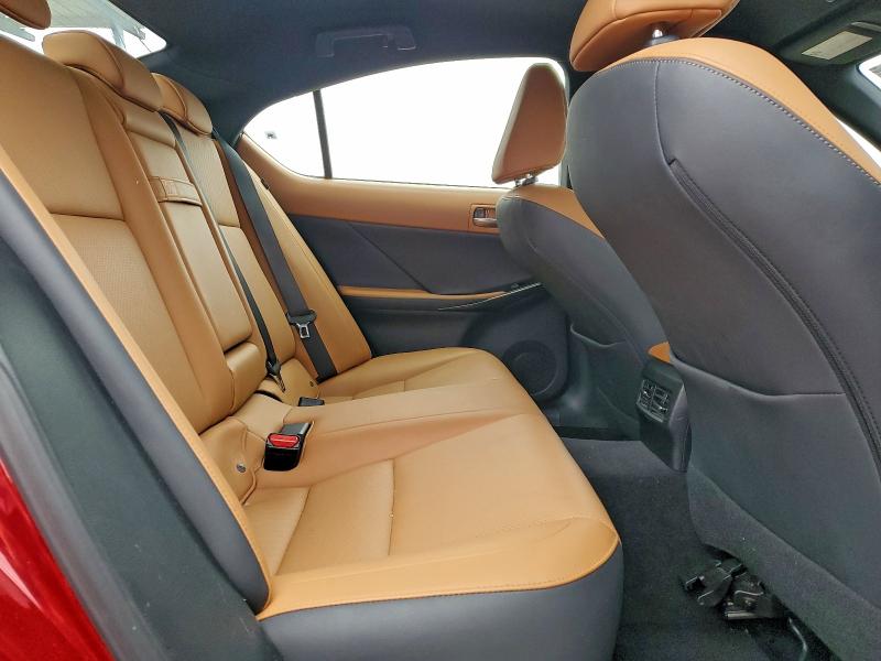 Фото 10 - LEXUS IS