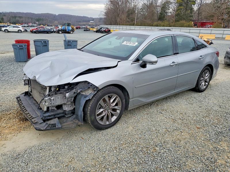 Фото 1 - TOYOTA AVALON