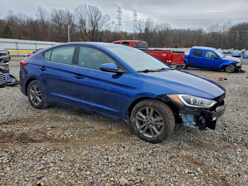 Фото 4 - HYUNDAI ELANTRA