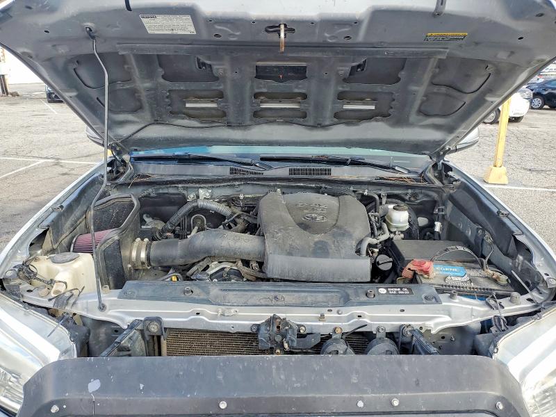 Фото 11 - TOYOTA TACOMA