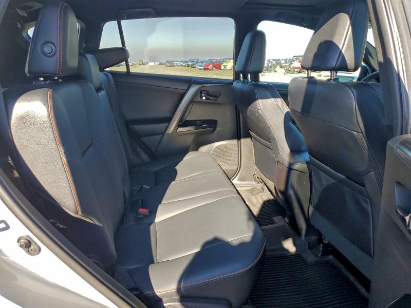 Фото 11 - TOYOTA RAV4