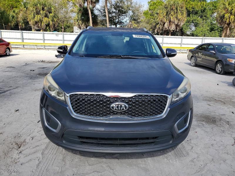 Фото 5 - KIA SORENTO