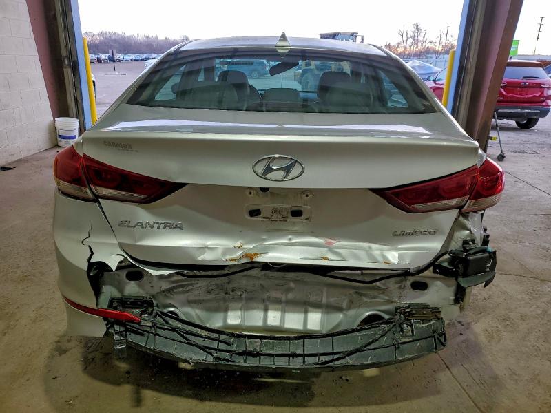 Фото 6 - HYUNDAI ELANTRA