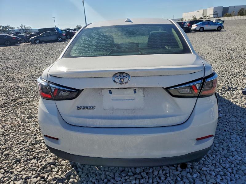 Фото 6 - TOYOTA YARIS