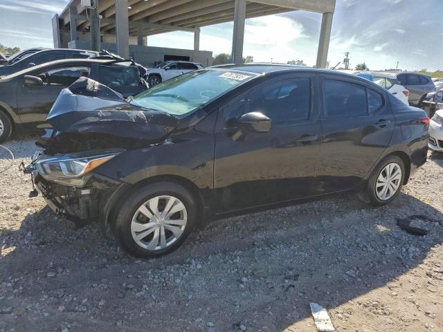 Фото 1 - NISSAN VERSA