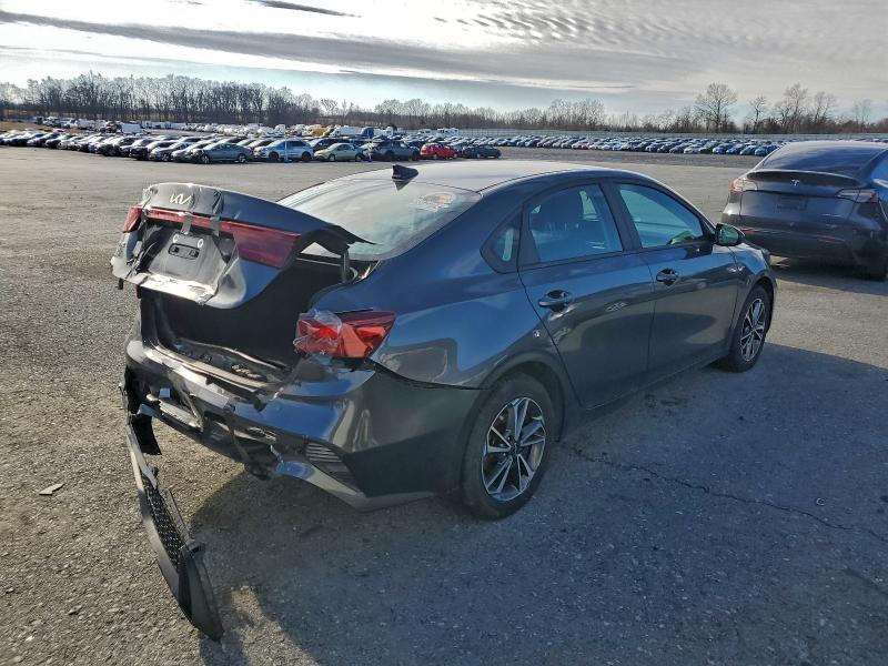 Фото 3 - KIA FORTE