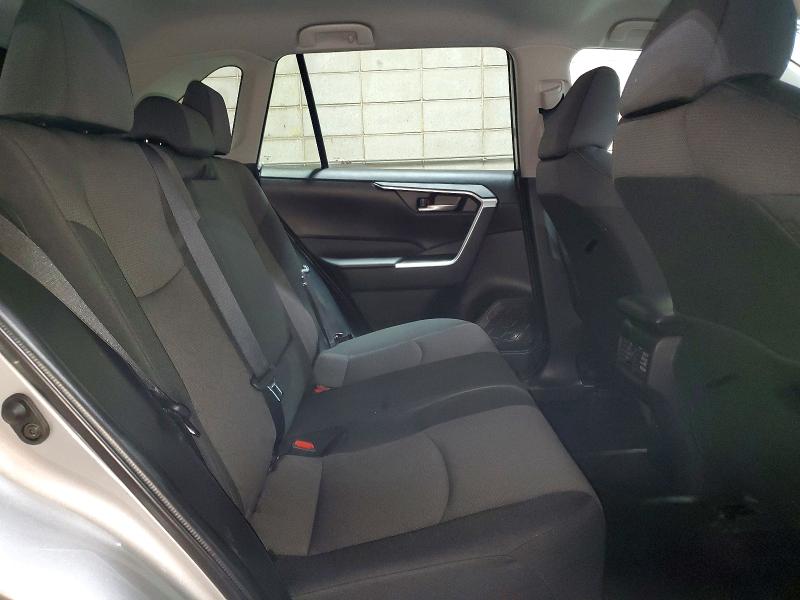 Фото 11 - TOYOTA RAV4