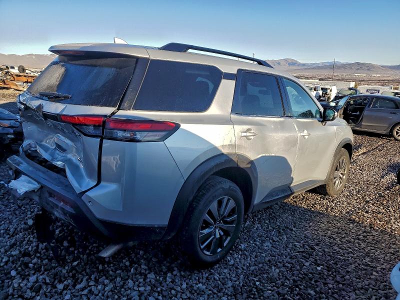 Фото 3 - NISSAN PATHFINDER