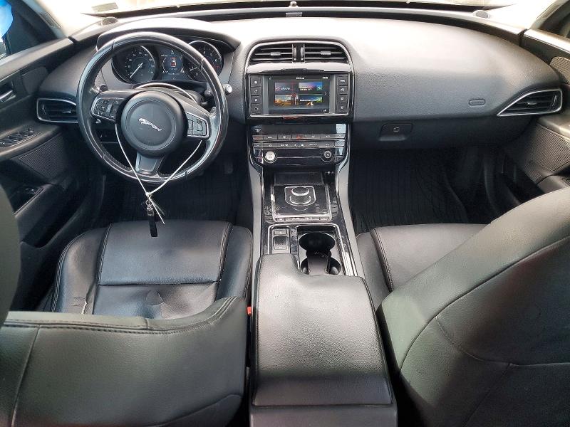 Фото 8 - JAGUAR XE