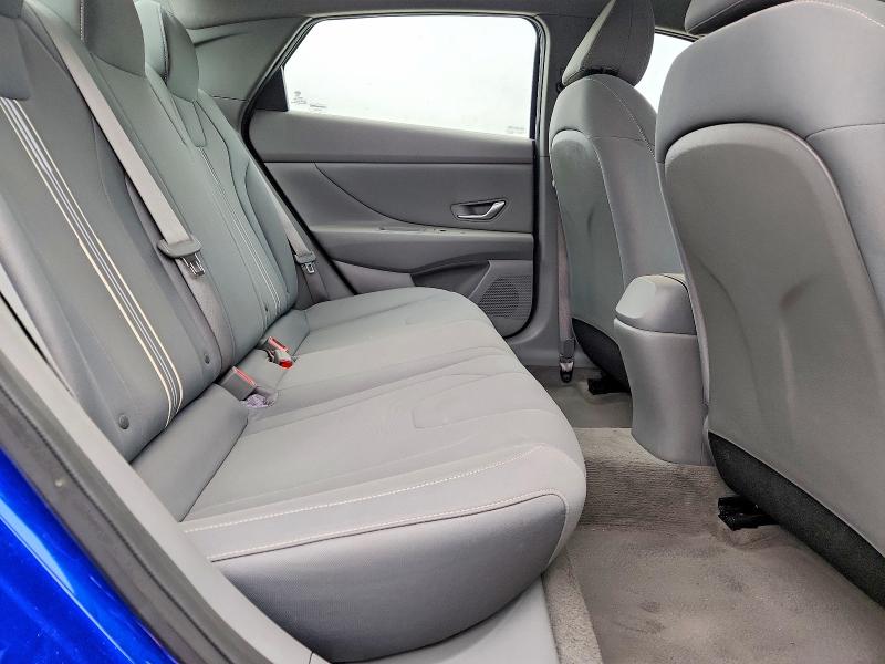 Фото 10 - HYUNDAI ELANTRA