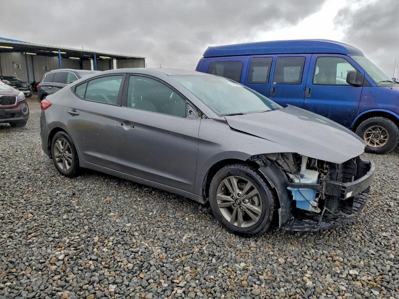 Фото 4 - HYUNDAI ELANTRA