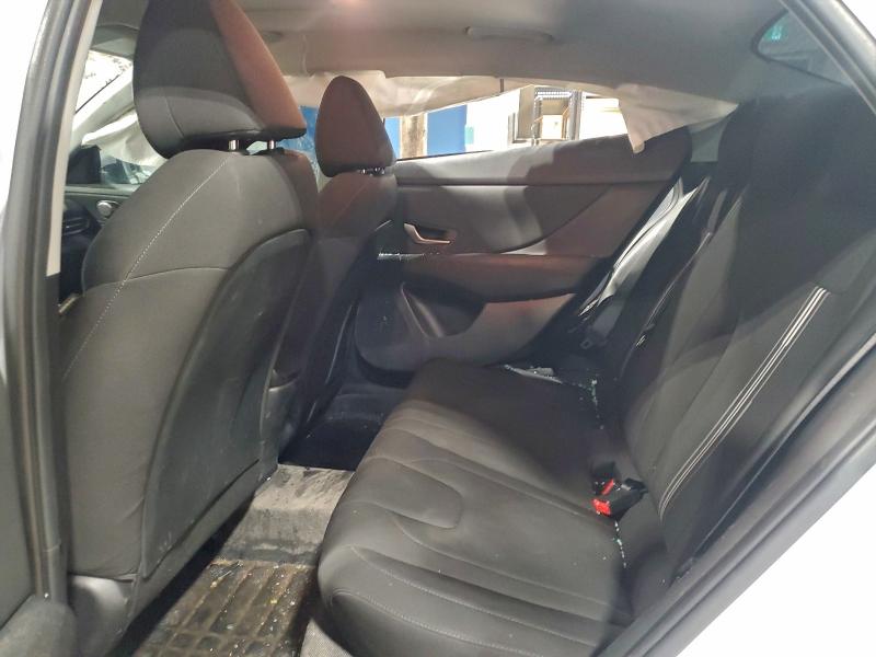 Фото 10 - HYUNDAI ELANTRA