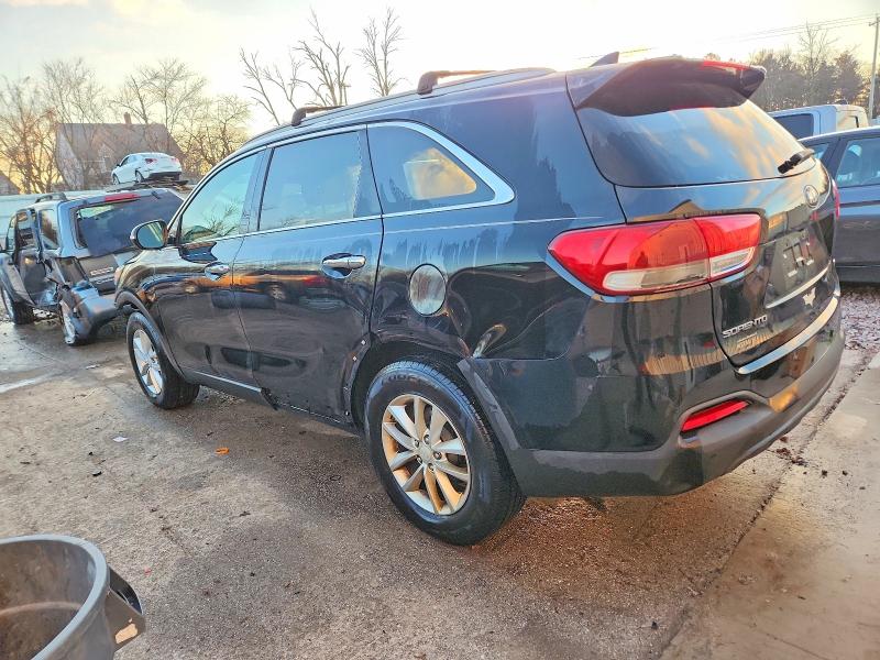 Фото 2 - KIA SORENTO