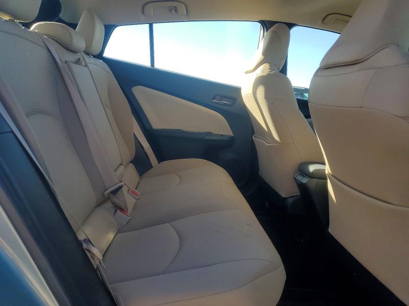 Фото 10 - TOYOTA PRIUS