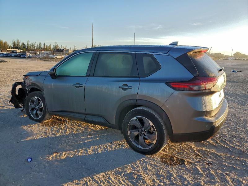 Фото 2 - NISSAN ROGUE